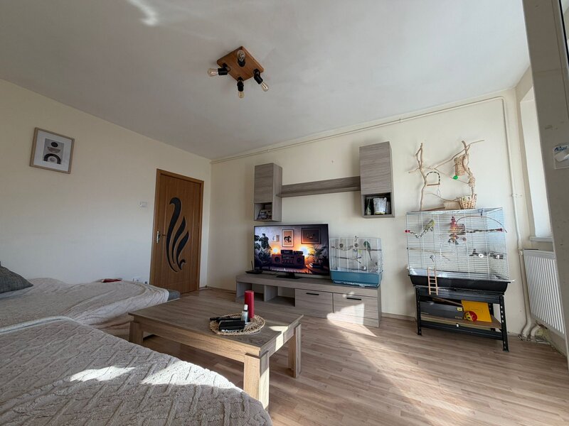 Drumul Taberei (langa metrou Romancierilor)