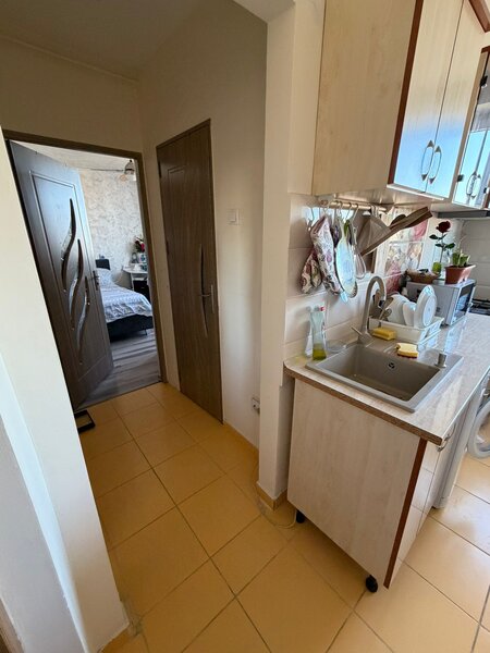 Drumul Taberei (langa metrou Romancierilor)